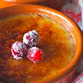 Cranberry Amaretto Creme Brûlée 